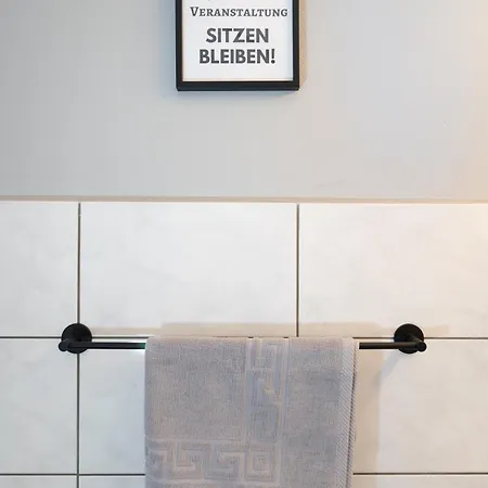 Апартаменты Geraeumiges City-wohnen In Dueren *