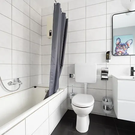 Апартаменты Geraeumiges City-wohnen In Dueren *